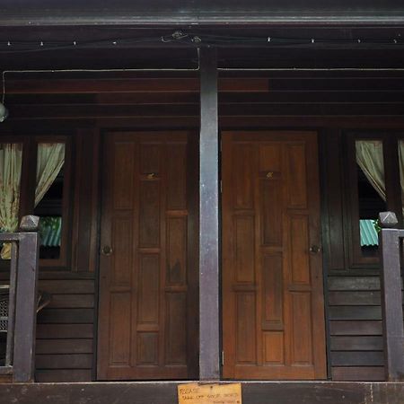 Baan Kong Homestay Phra Nakhon Si Ayutthaya Exteriör bild