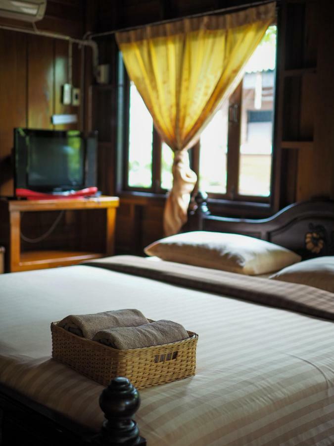Baan Kong Homestay Phra Nakhon Si Ayutthaya Exteriör bild